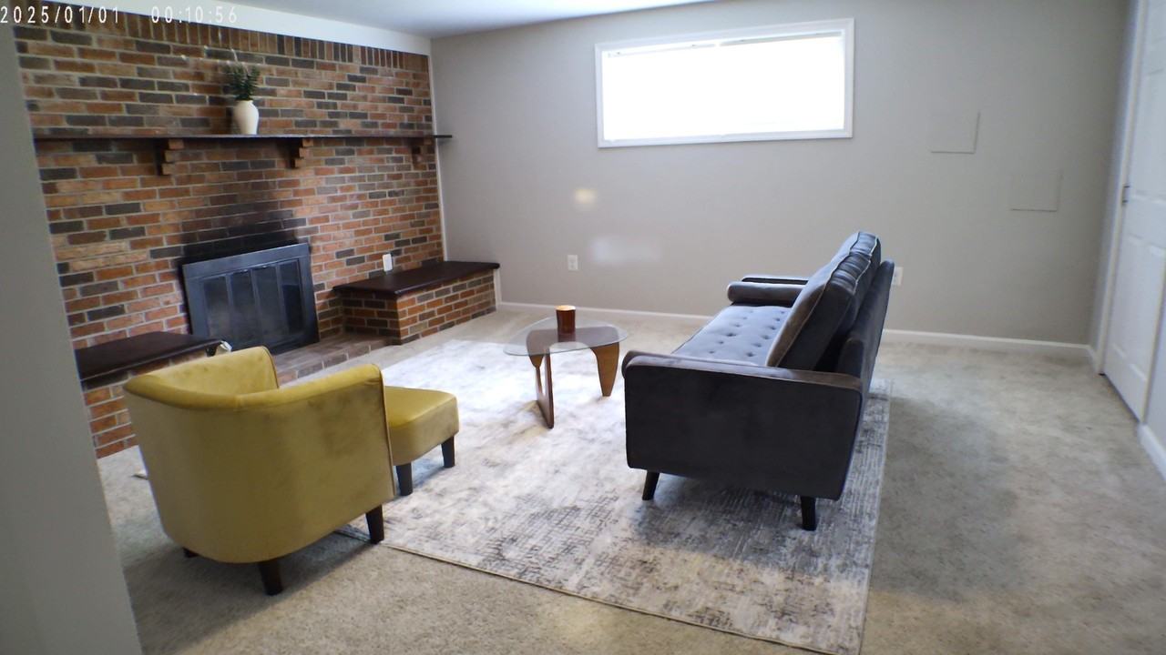 Shady Glen Dr - Photo 3 of 7