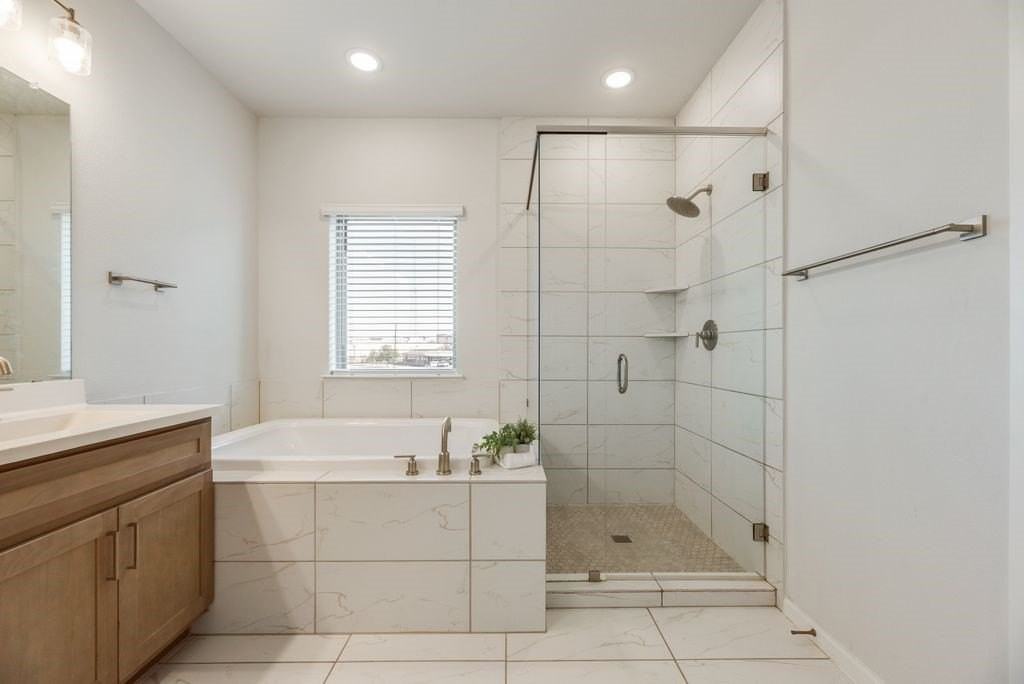 2201 Peters Colony Dr - Photo 6 of 34