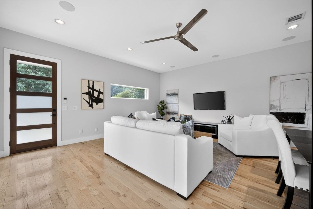 5525 Winton St - Photo 3 of 37