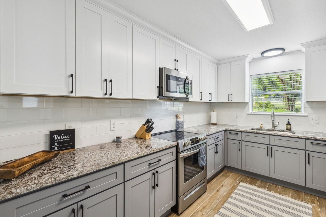 2545 Forest Park Dr - Photo 3 of 30