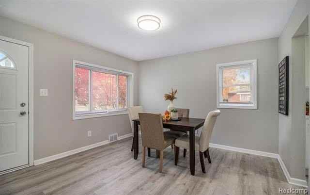 20201 Annapolis St - Photo 3 of 21