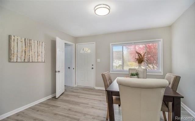 20201 Annapolis St - Photo 4 of 21