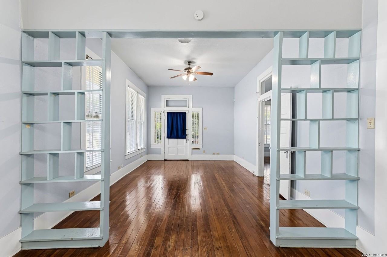 631 Cedar St - Photo 4 of 31