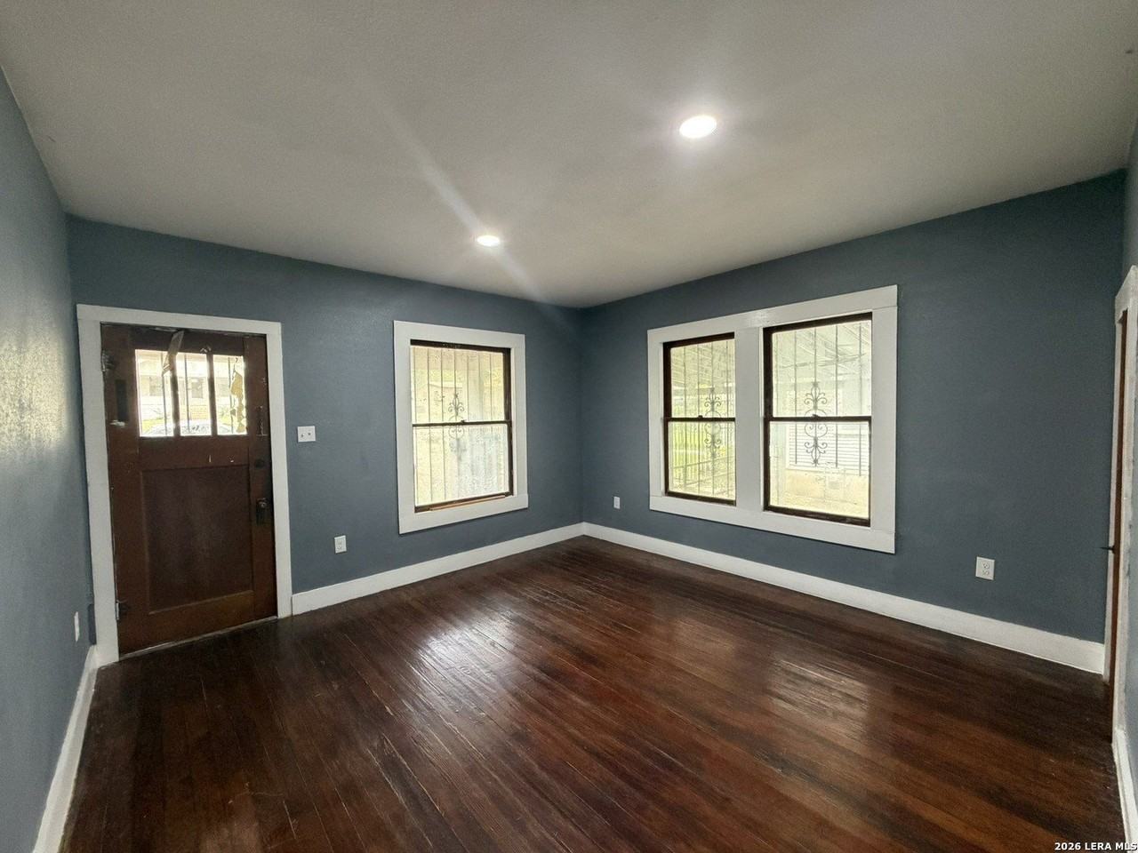 116 Hot Wells Blvd #3 - Photo 6 of 7