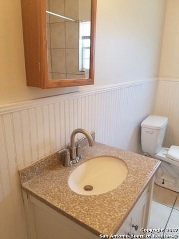 1524 W Woodlawn Ave #1 - Photo 3 of 11