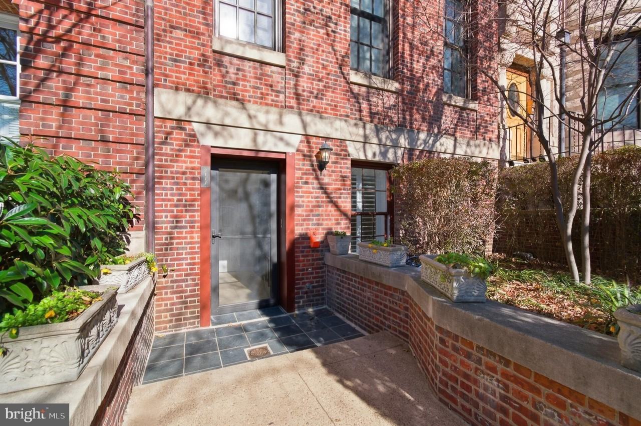 2117 S St Nw - Photo 5 of 50