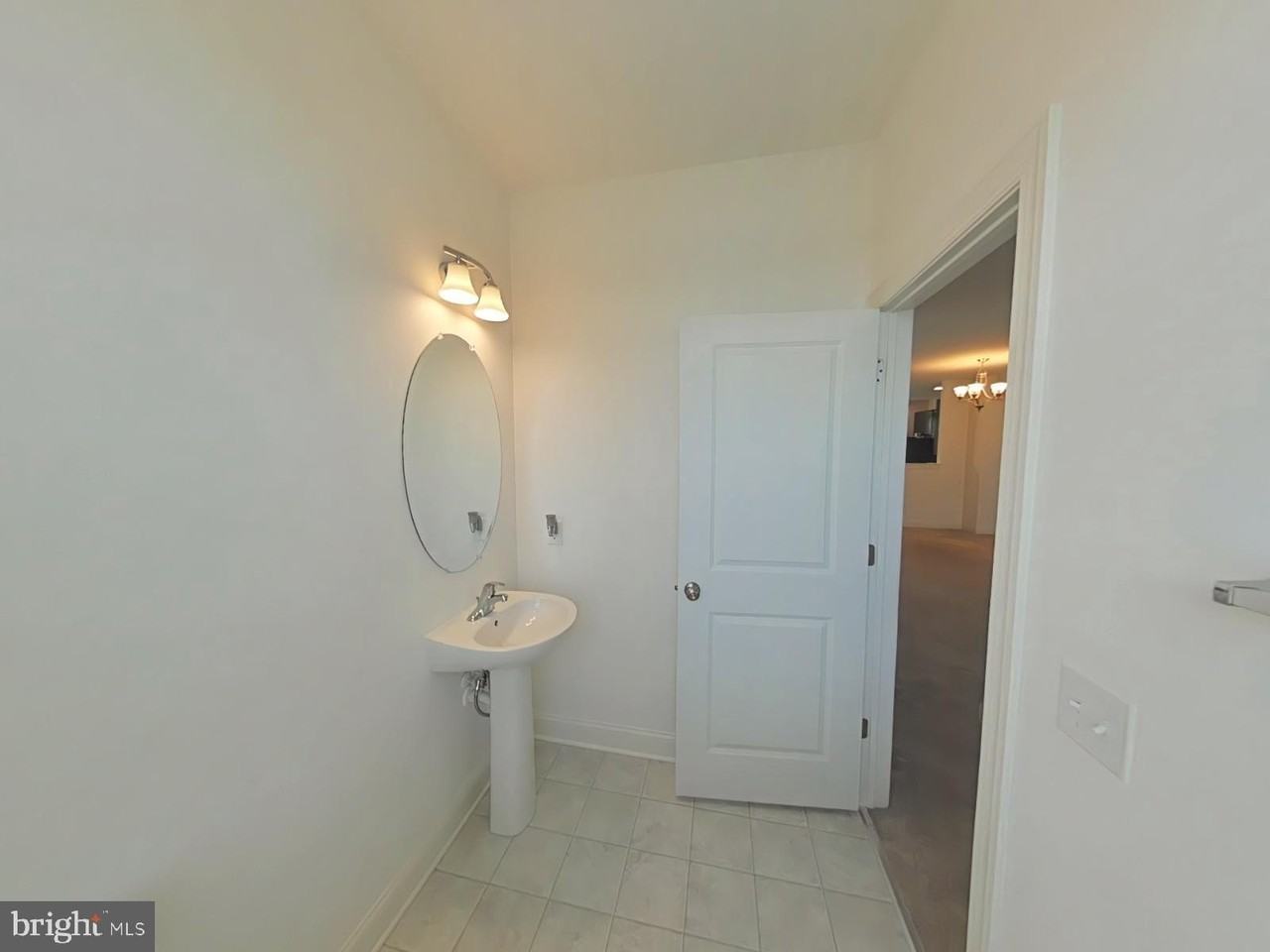 1445 Carrick Ct - Photo 4 of 12