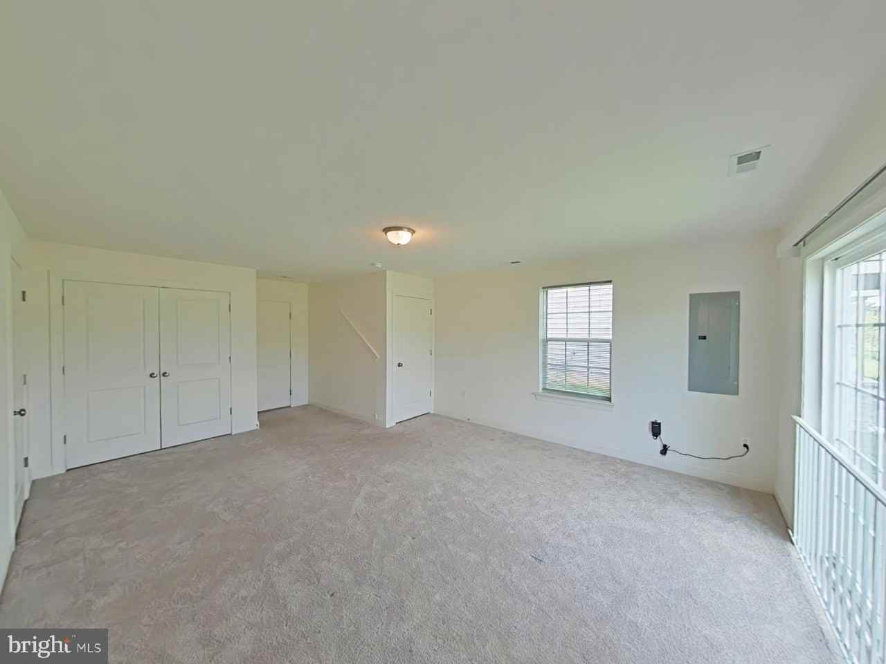 1445 Carrick Ct - Photo 5 of 12