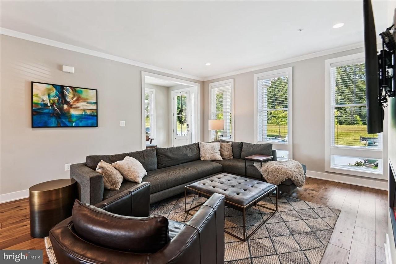 3062 Forum Pl - Photo 4 of 25