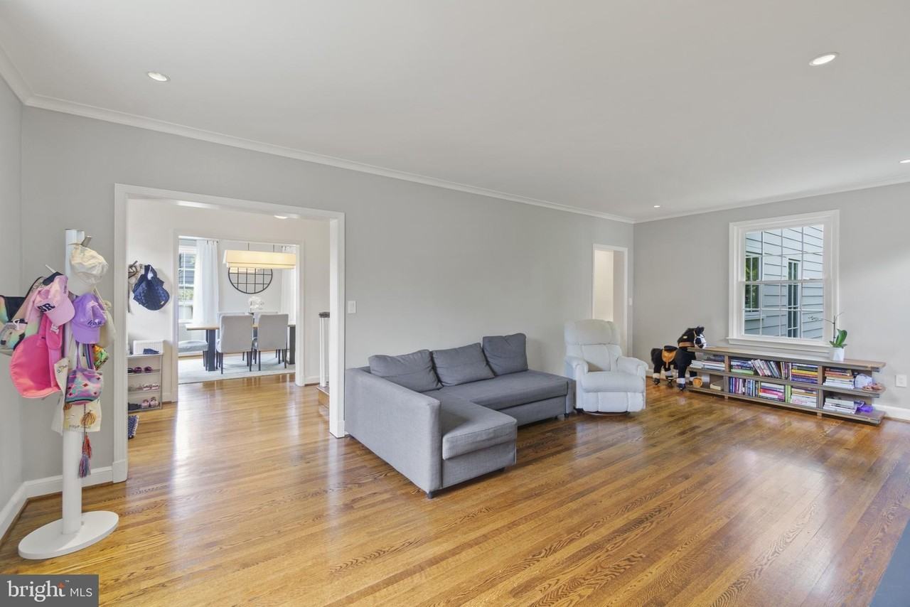 3901 Woodbine St - Photo 5 of 35