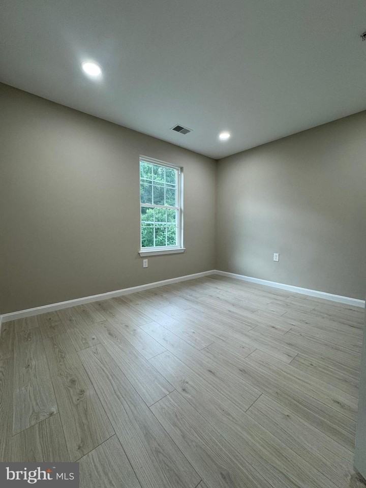 15609 Everglade Ln #203 - Photo 3 of 16