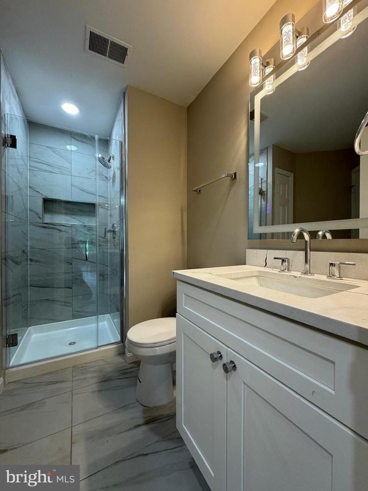 15609 Everglade Ln #203 - Photo 7 of 16
