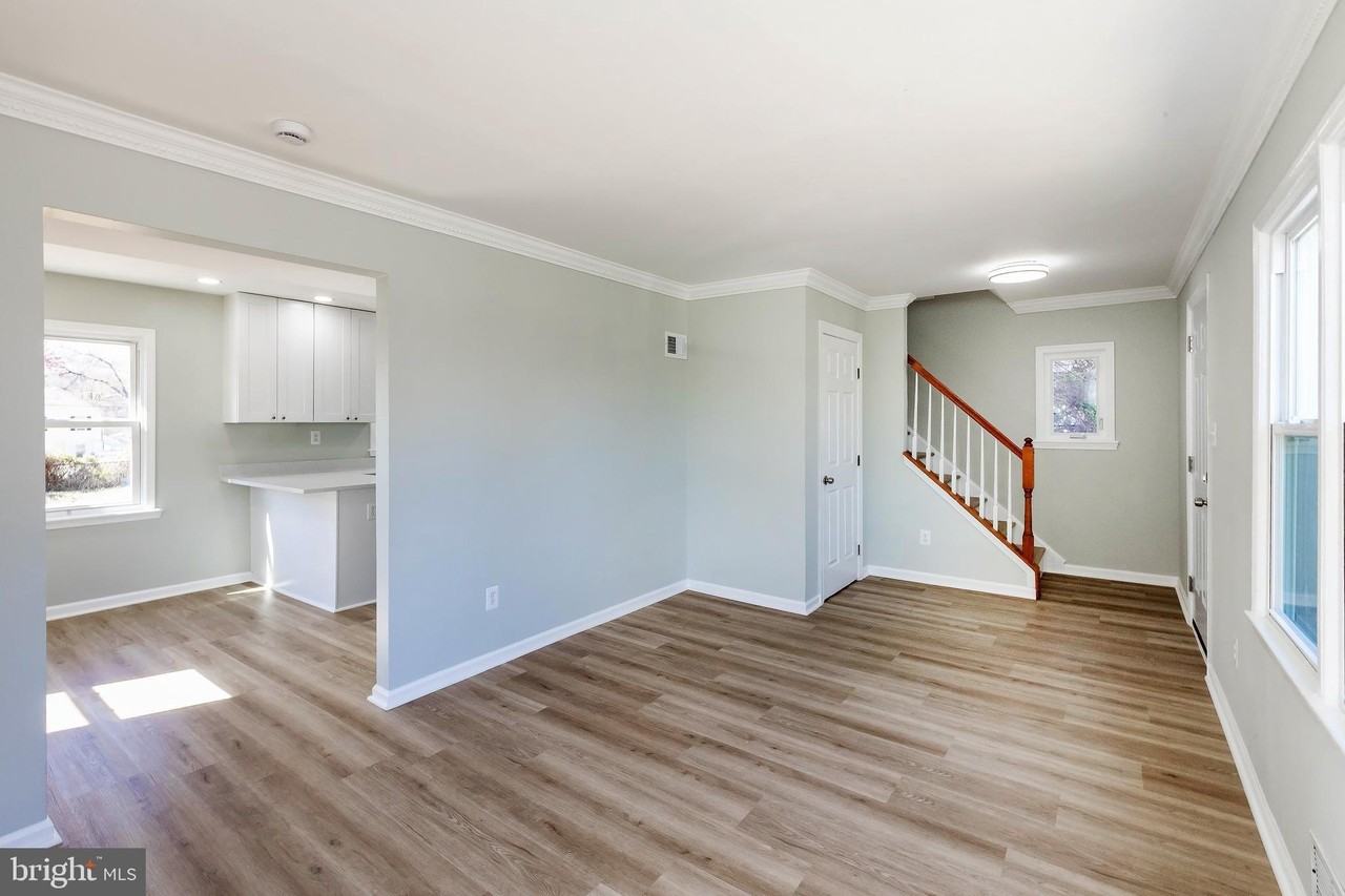 6918 18th Ave - Photo 4 of 34