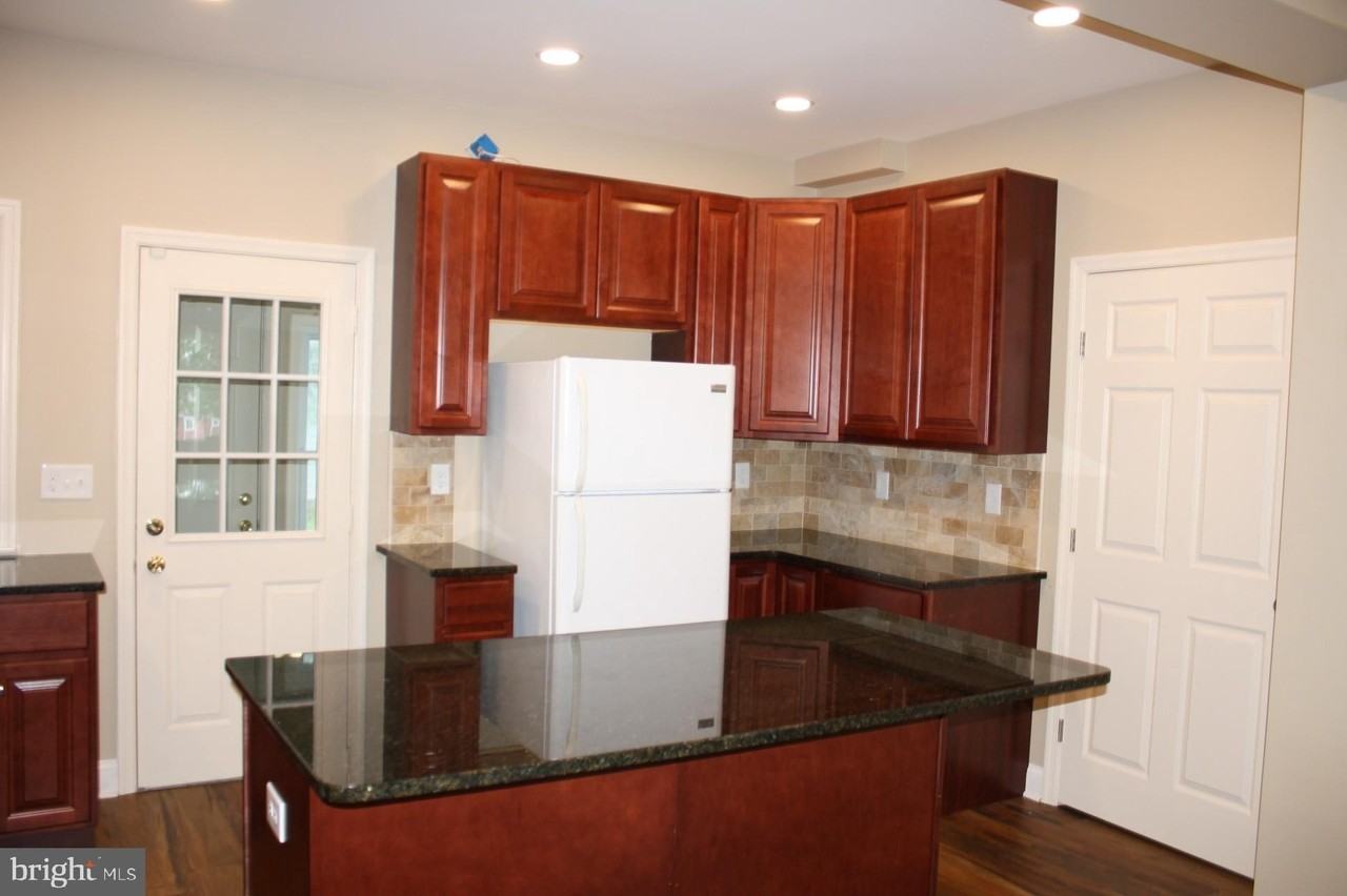 33 S Lafayette Ave - Photo 6 of 17