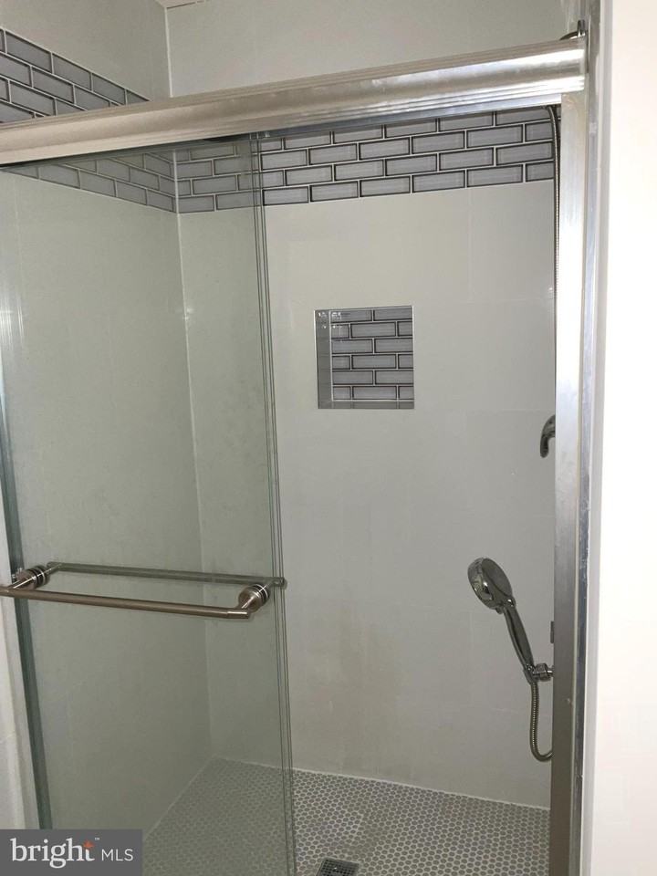 1113 Ellis Ave - Photo 6 of 21