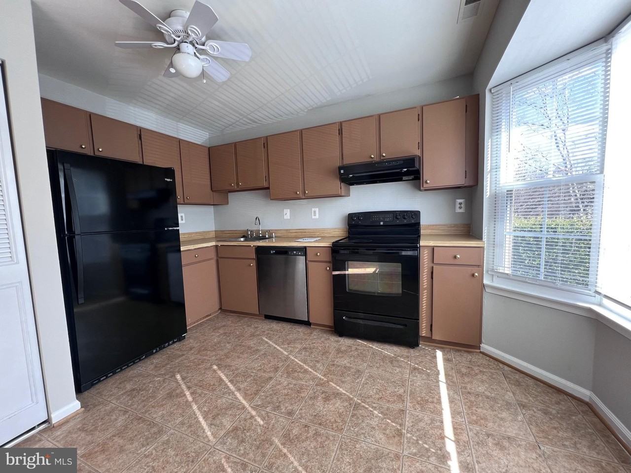 13710 Autumn Vale Ct #26E - Photo 4 of 23