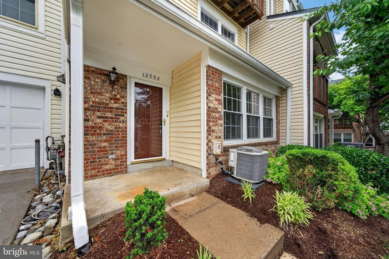 12552 Kempston Ln - Photo 4 of 41