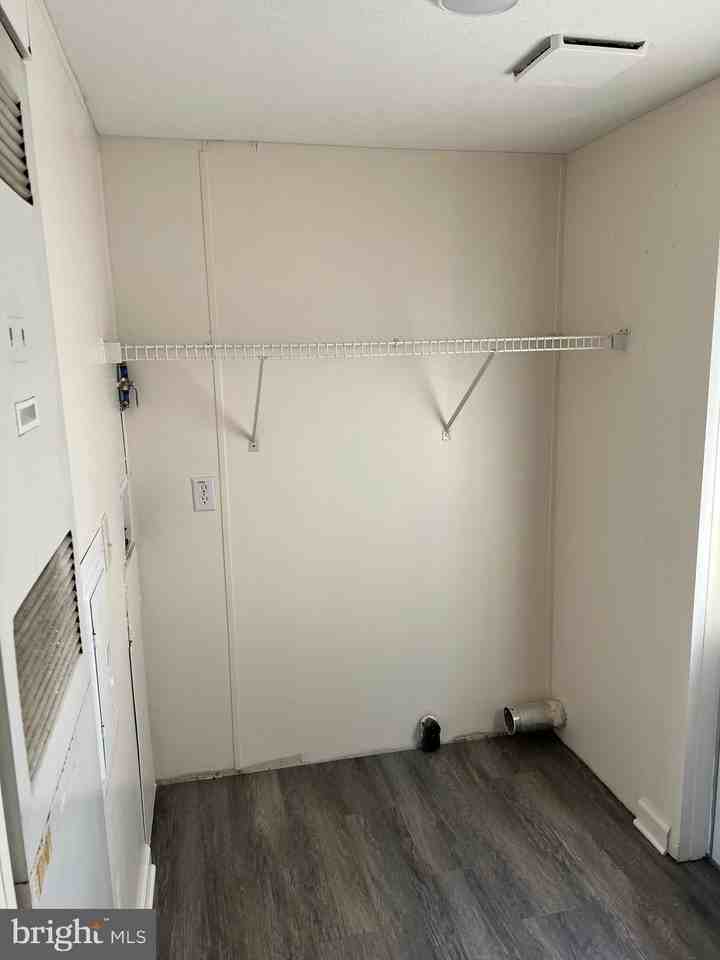 111 Dugan Ct - Photo 7 of 13