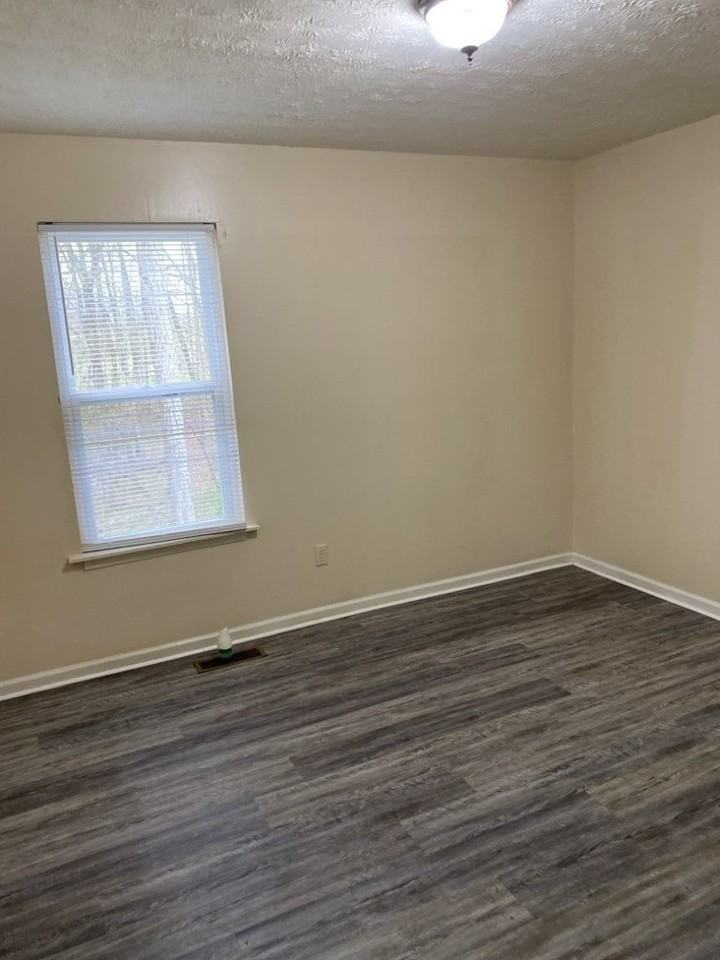 5344 Dodson Branch Rd Apt 1 - Photo 4 of 7
