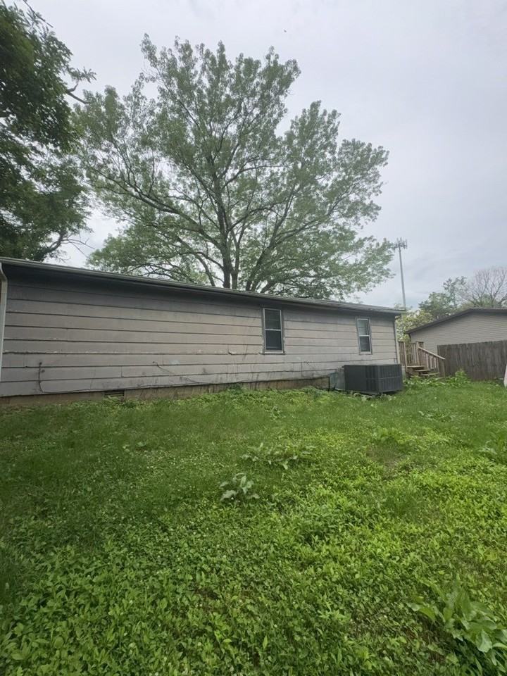1267 Phillips Dr - Photo 2 of 15