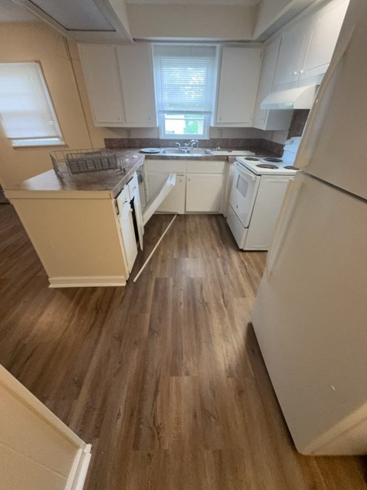 1267 Phillips Dr - Photo 5 of 15