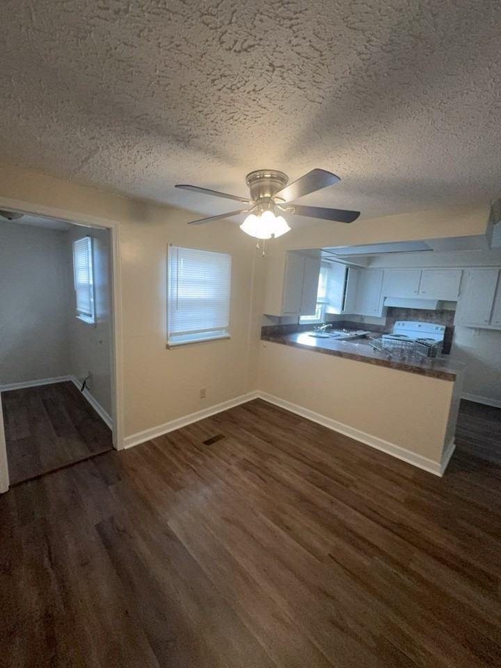 1267 Phillips Dr - Photo 6 of 15