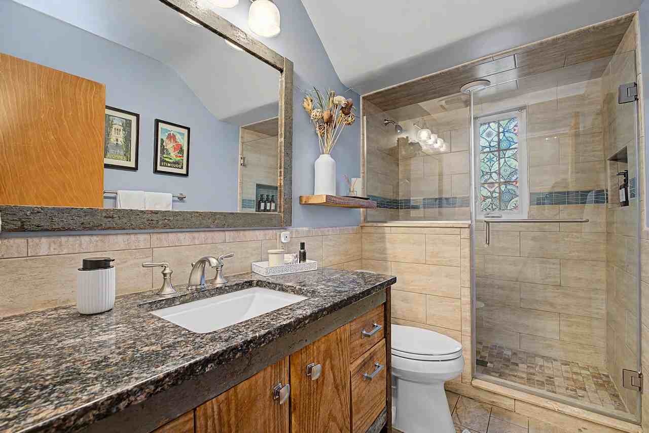 333 Thruston Blvd E #1 - Photo 5 of 10