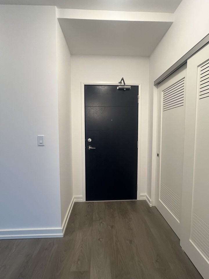 75 James Street South #2712 - Photo 3 of 29