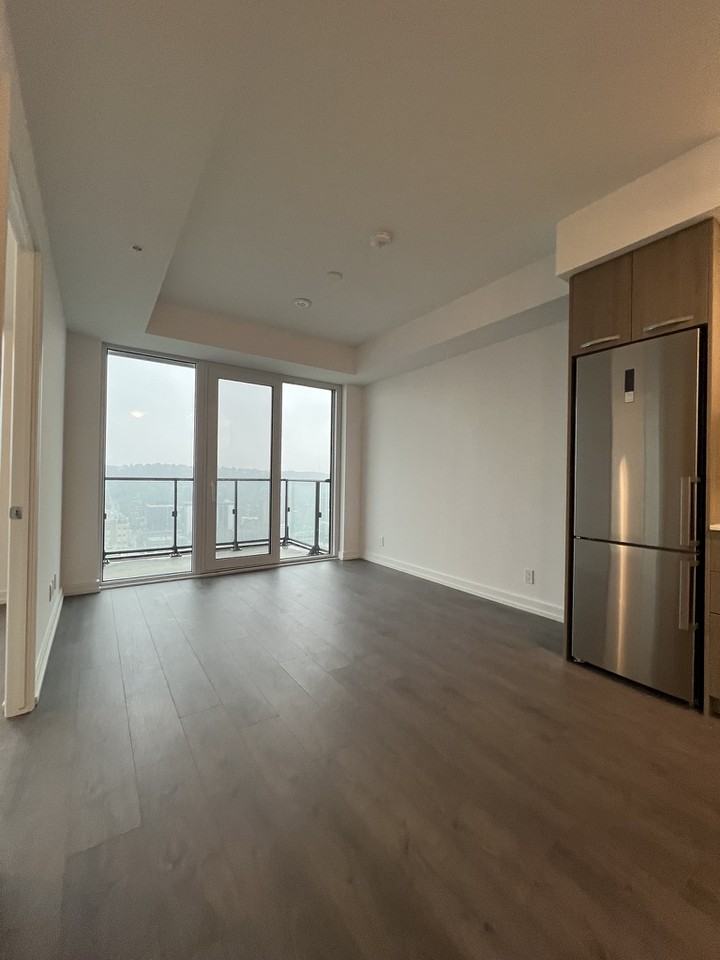 75 James Street South #2712 - Photo 5 of 29