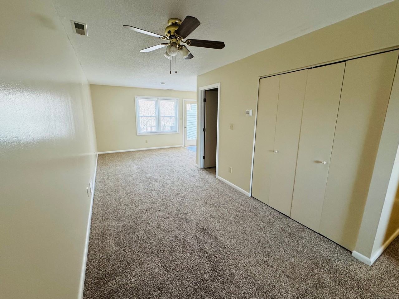 40 Cornerstone Ct - Photo 4 of 17