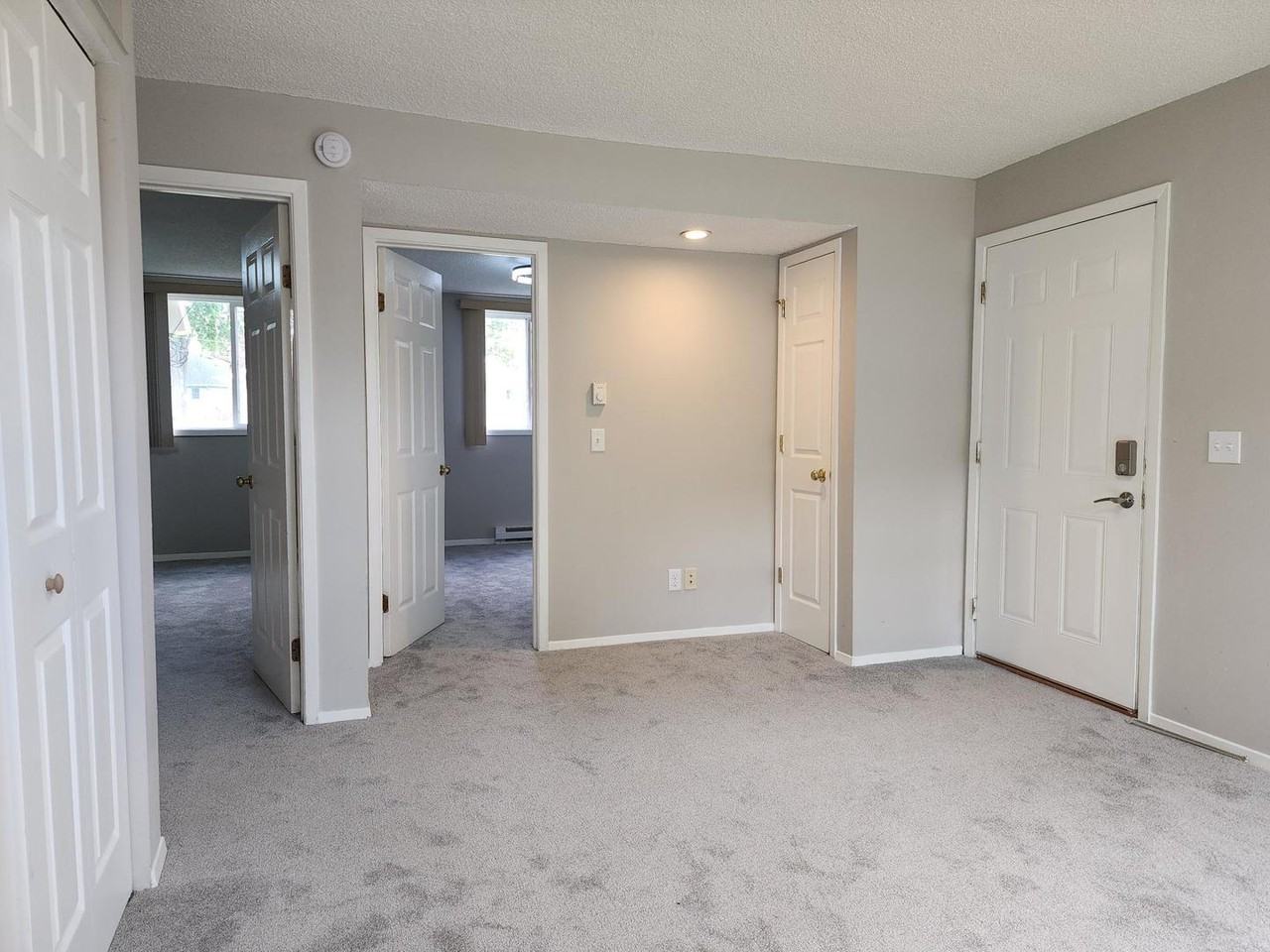 406 Circle Dr ##A - Photo 4 of 9