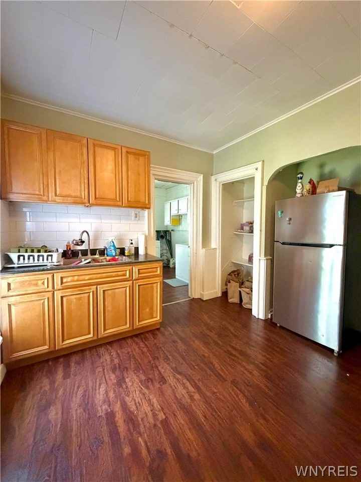 124 Normal Ave - Photo 3 of 10