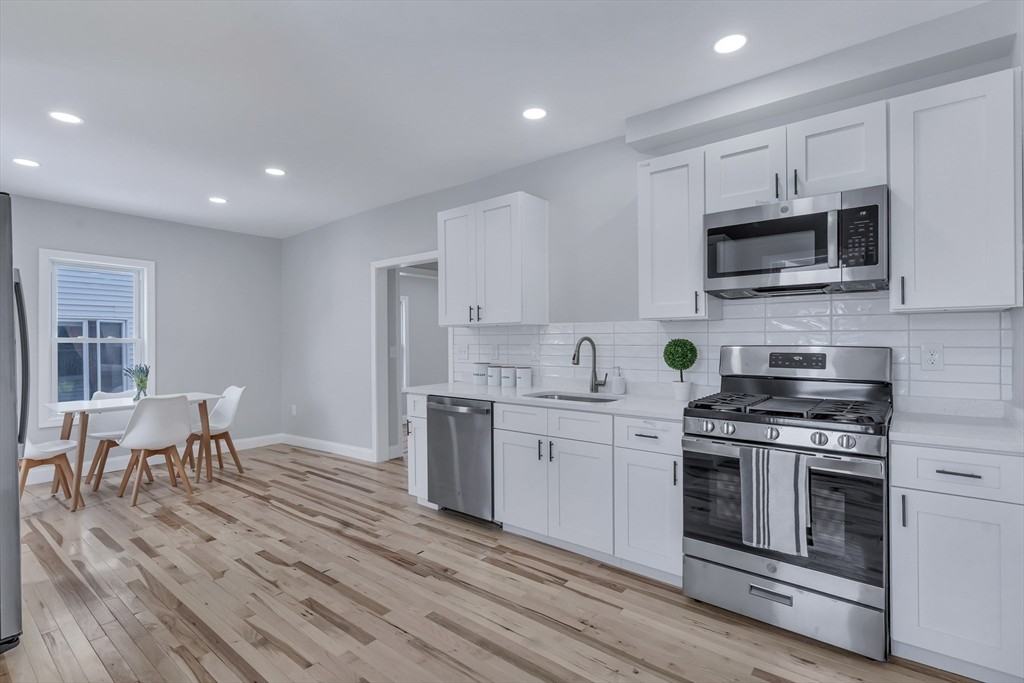 73 Walnut St - Photo 2 of 35