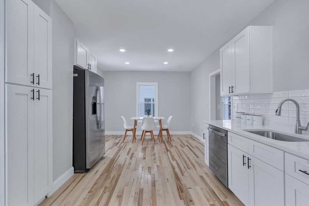 73 Walnut St - Photo 7 of 35