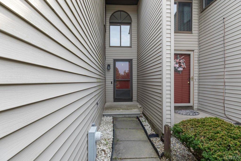8457 Bubbling Springs Dr - Photo 3 of 27
