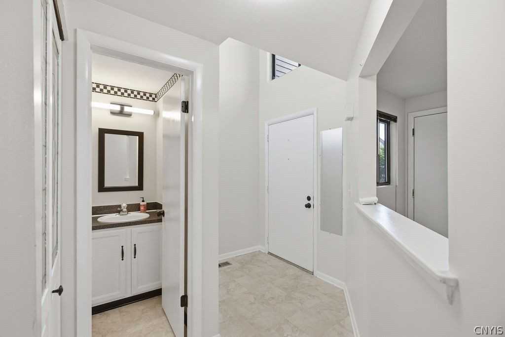 8457 Bubbling Springs Dr - Photo 5 of 27