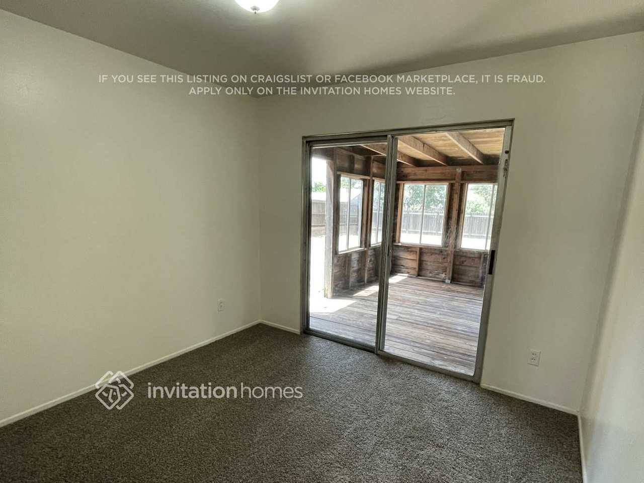 5437 Burr Oak Way - Photo 7 of 17