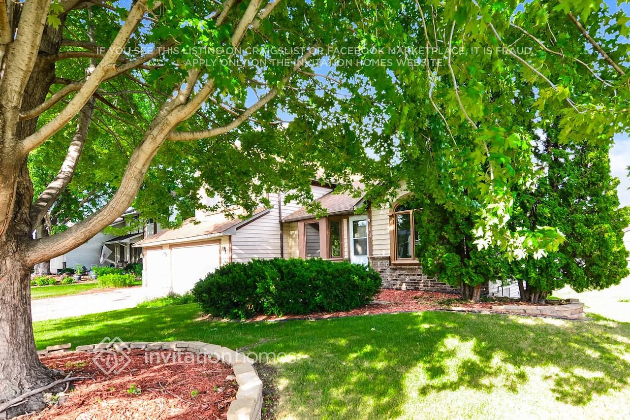 15684 Cumberland Ave W - Photo 5 of 19