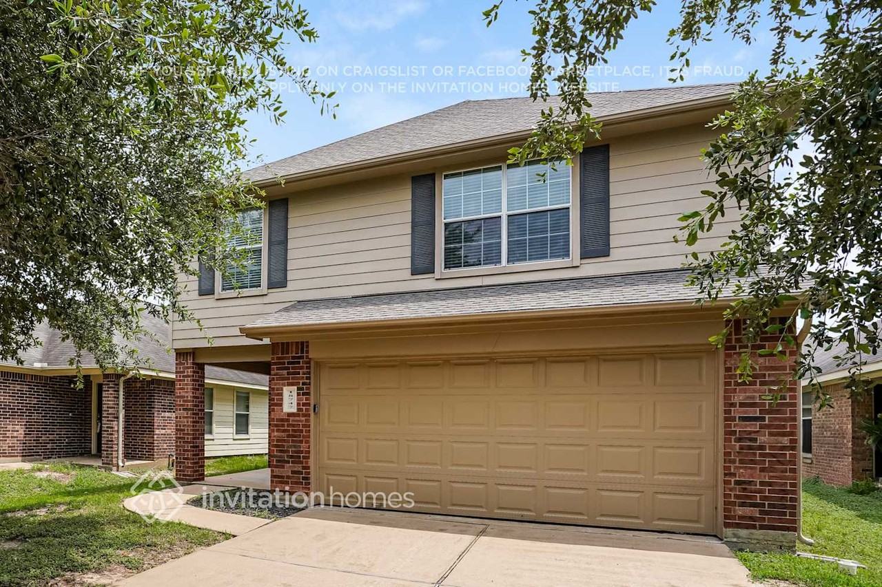 18747 Dennington Dr - Photo 4 of 18