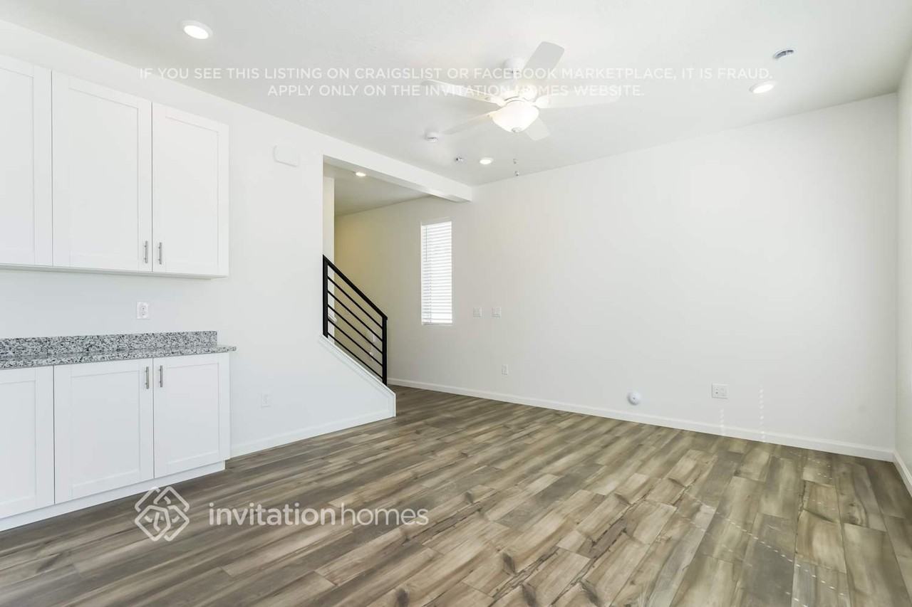 401 E Kanab Creek Dr - Photo 4 of 17