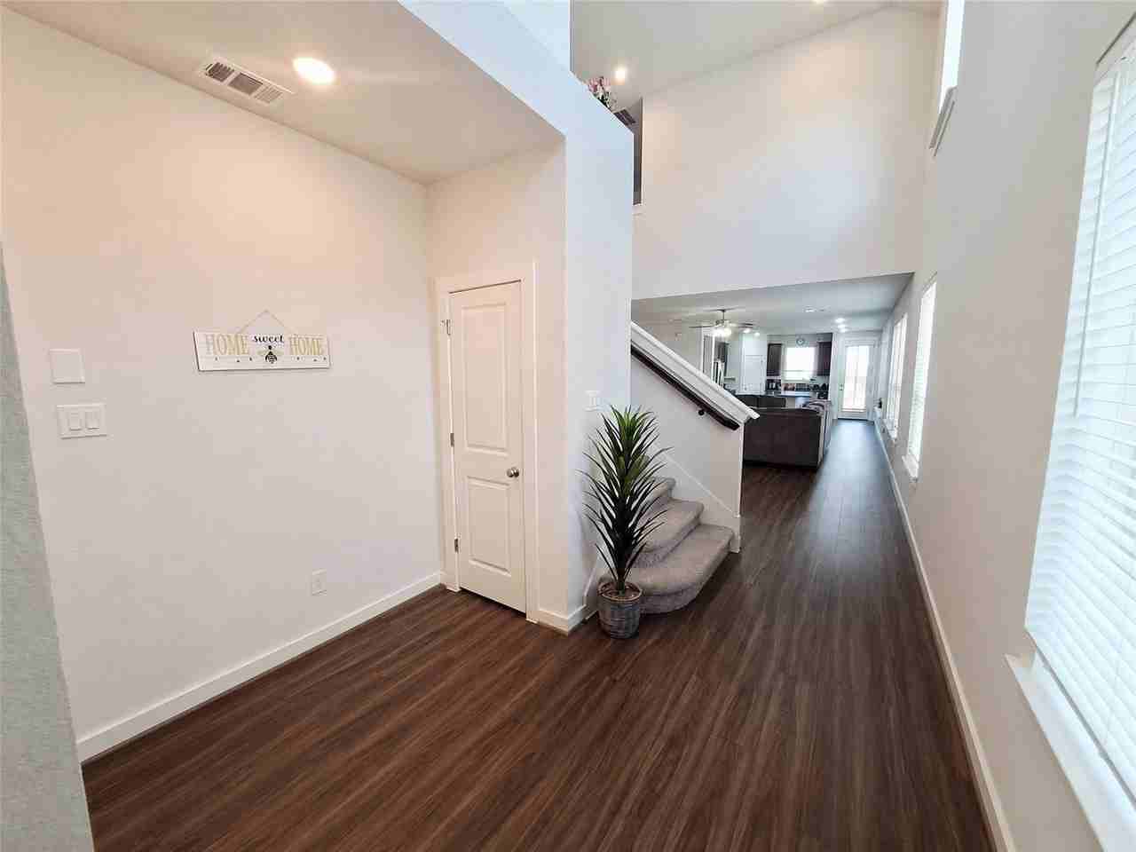 8000 Prairie Rye Dr #1 - Photo 5 of 44