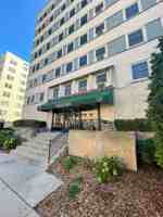 featured image of 1029 E Knapp St