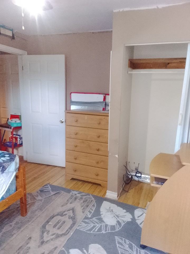 3339 Sandwich Street - Photo 2 of 9