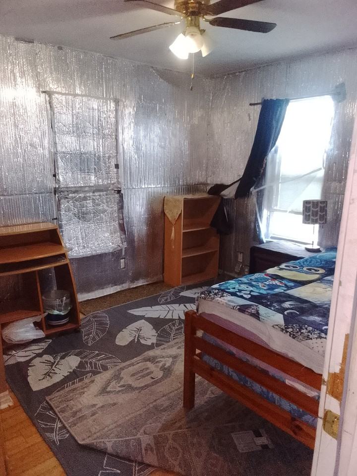 3339 Sandwich Street - Photo 3 of 9