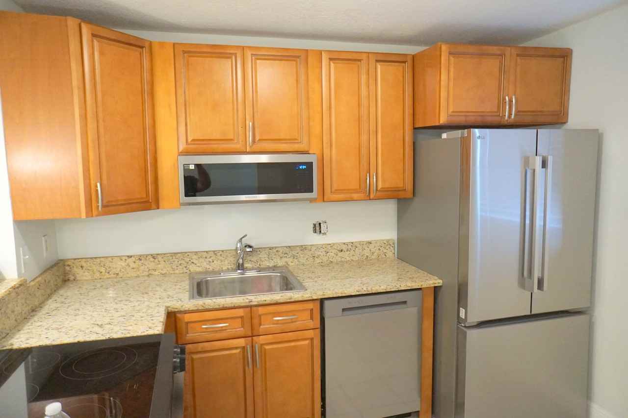 1891 Southwest 81st Avenue - Photo 4 of 42