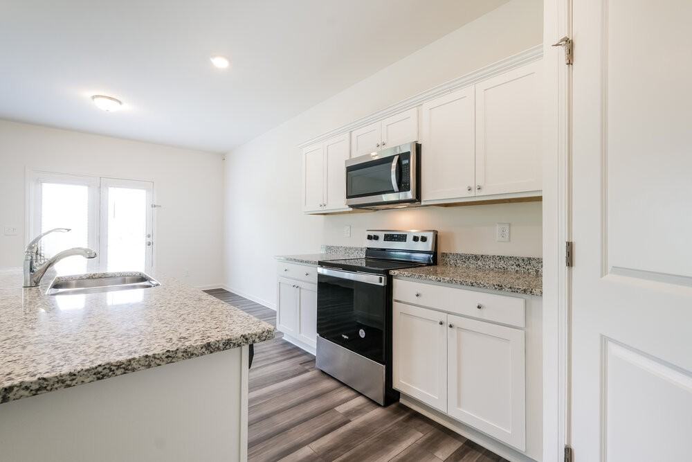 367 Greenwalk Pl - Photo 7 of 17