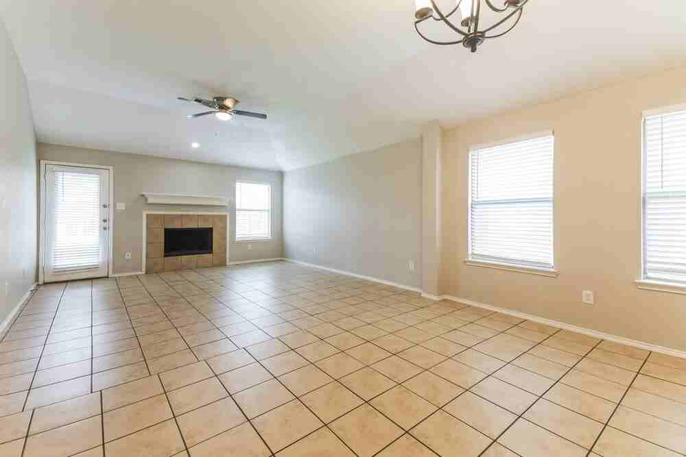 129 Arbordale Way - Photo 4 of 16