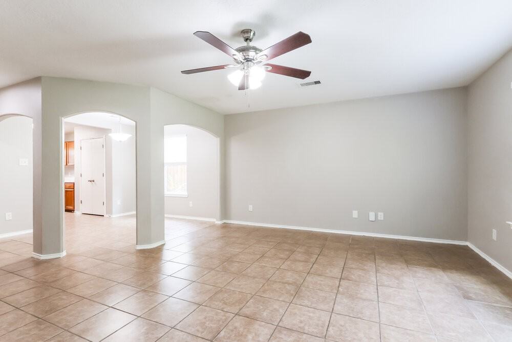 10005 Sterling Place Dr - Photo 6 of 17