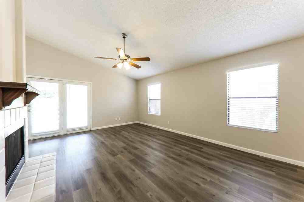 8938 N 64th Ln - Photo 5 of 16
