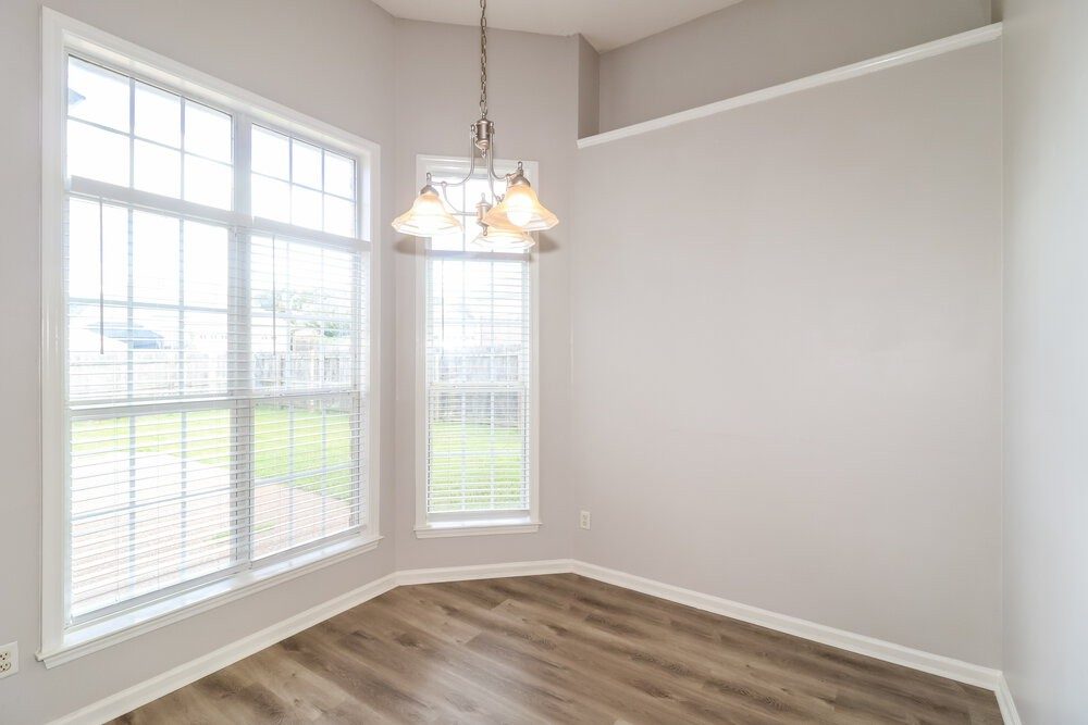 1112 Averett Ln - Photo 6 of 16